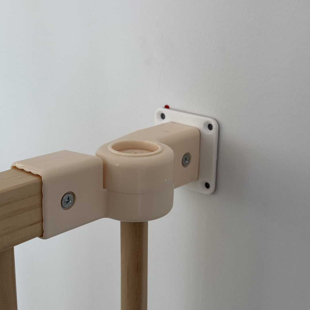 Grip Bar &amp; Wall Mount For Timber Playpen